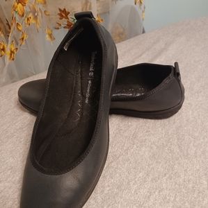 Ladies Timberland leather ballerina flats. Size 9